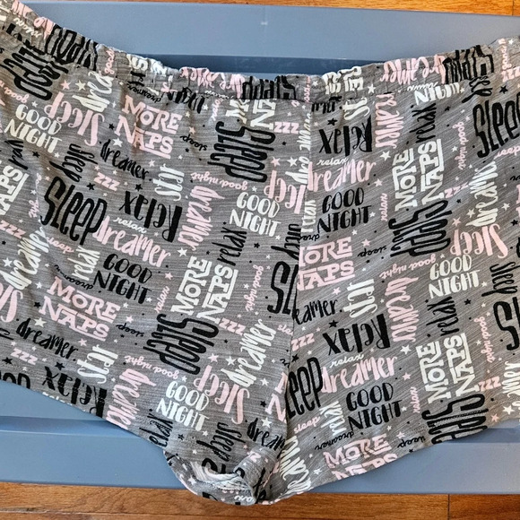 Pajama Bundle. Athletic Tank Top XXL and Secret Treasures Sleep Shorts 2X - Picture 6 of 7